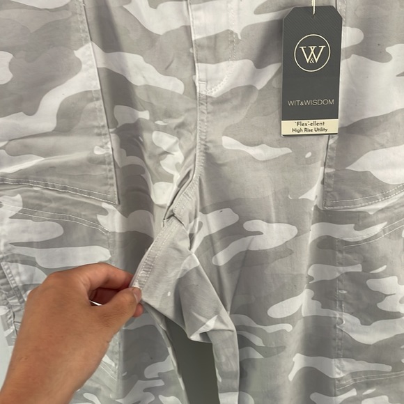 Wit and Wisdom pants from Nordstrom high Rise Utility style - Picture 8 of 9